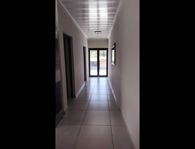 5 BEDROOM HOUSE FOR SALE IN WALKERVILLE CENTRAL